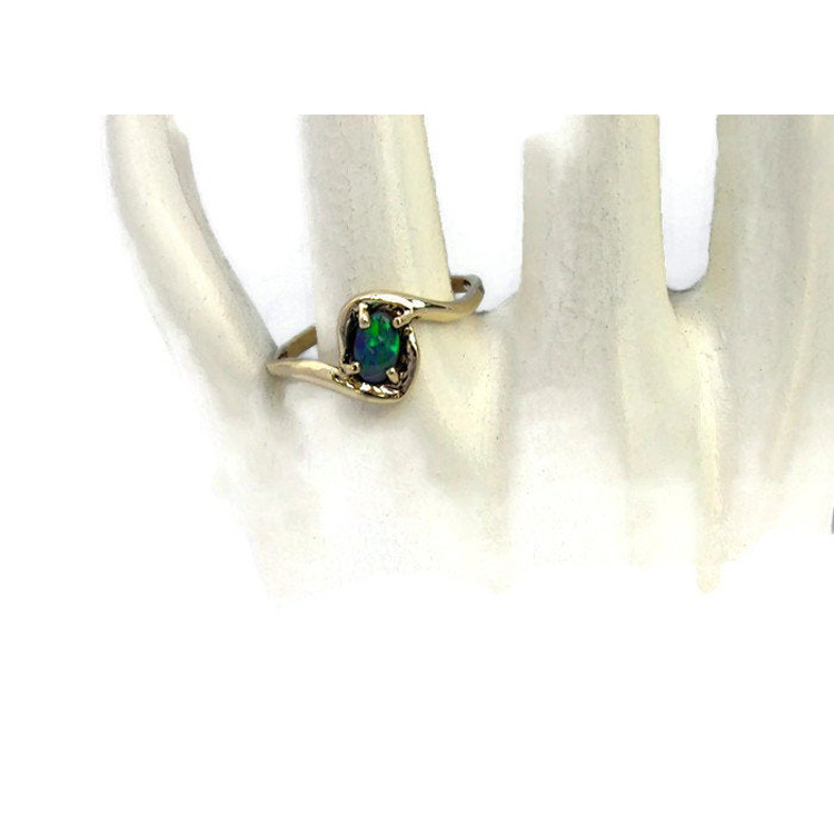 gold gemstone rings