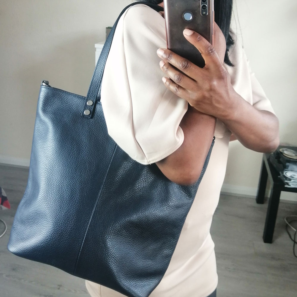 shoulder tote
